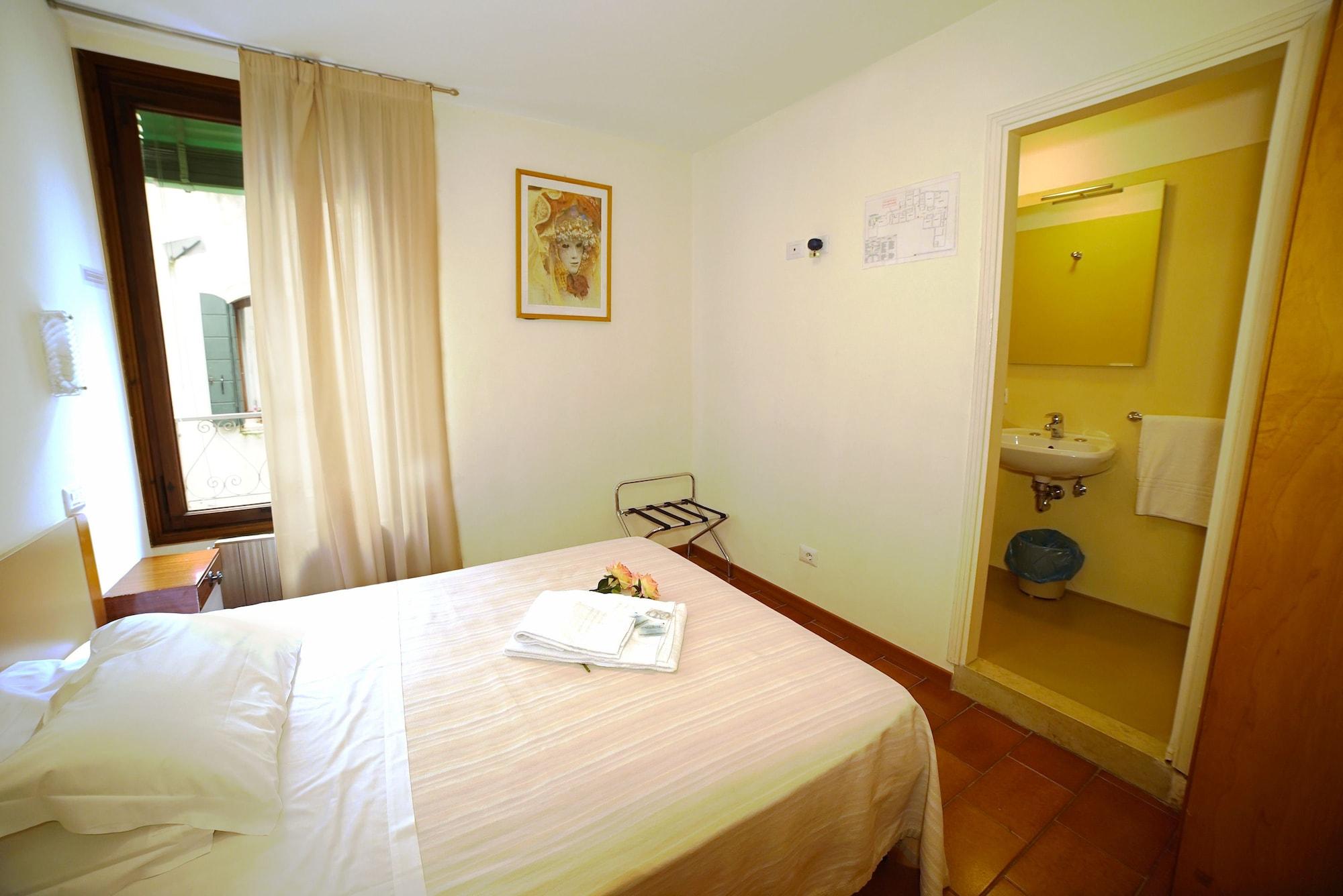 Hotel Canada Venesia Bagian luar foto