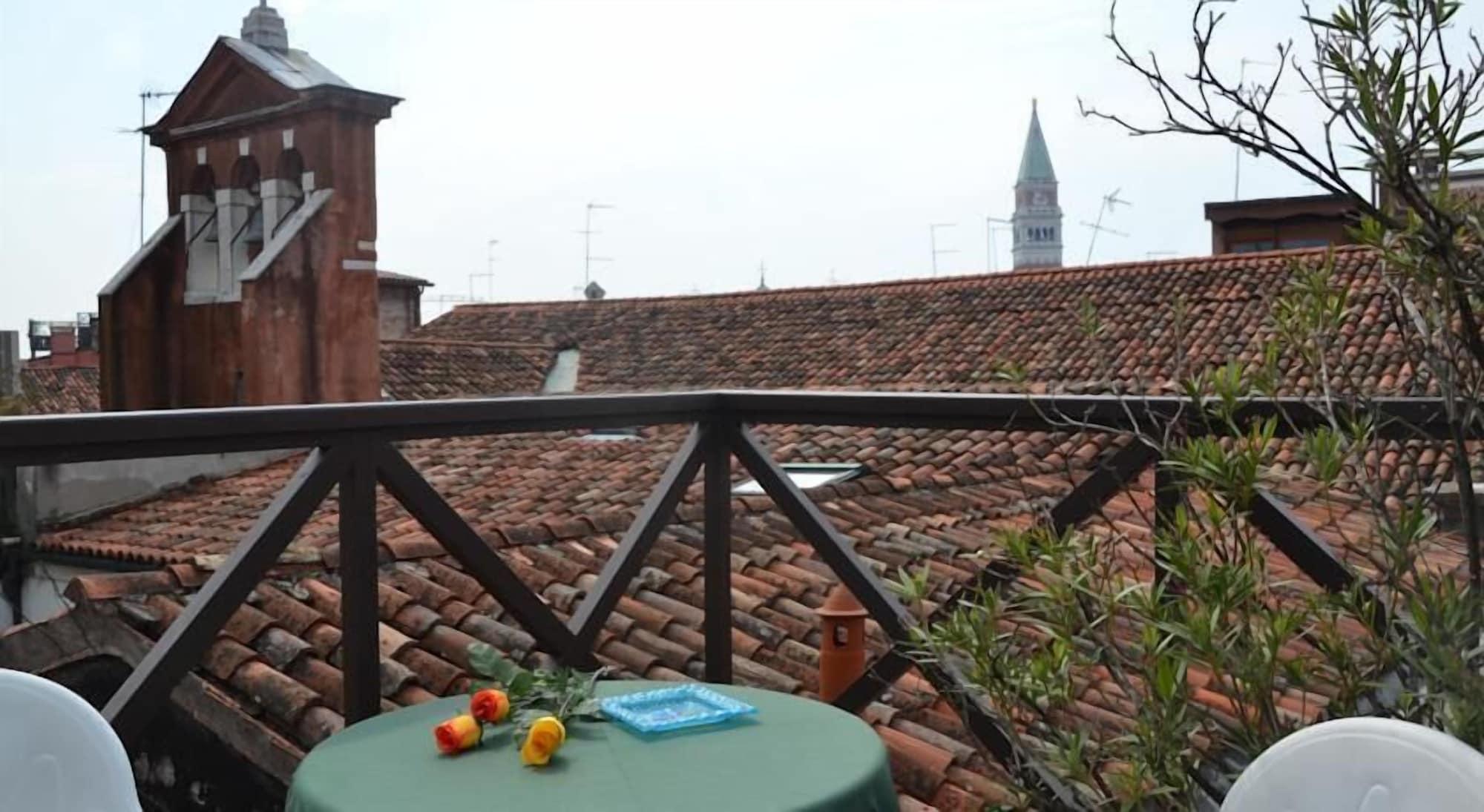 Hotel Canada Venesia Bagian luar foto