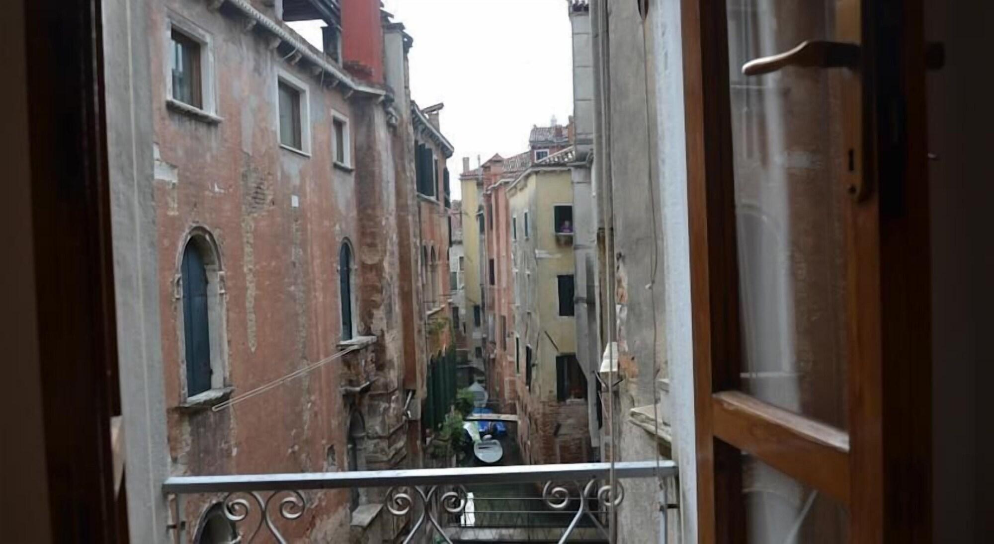 Hotel Canada Venesia Bagian luar foto