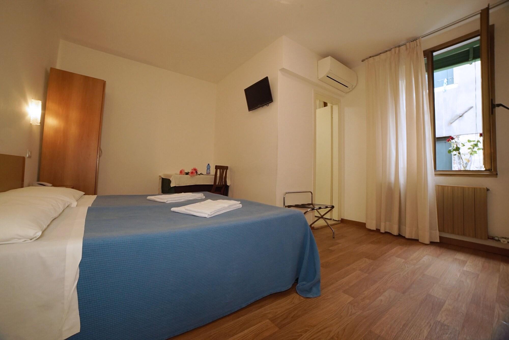 Hotel Canada Venesia Bagian luar foto