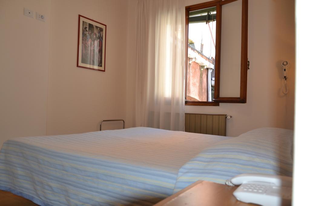 Hotel Canada Venesia Bagian luar foto