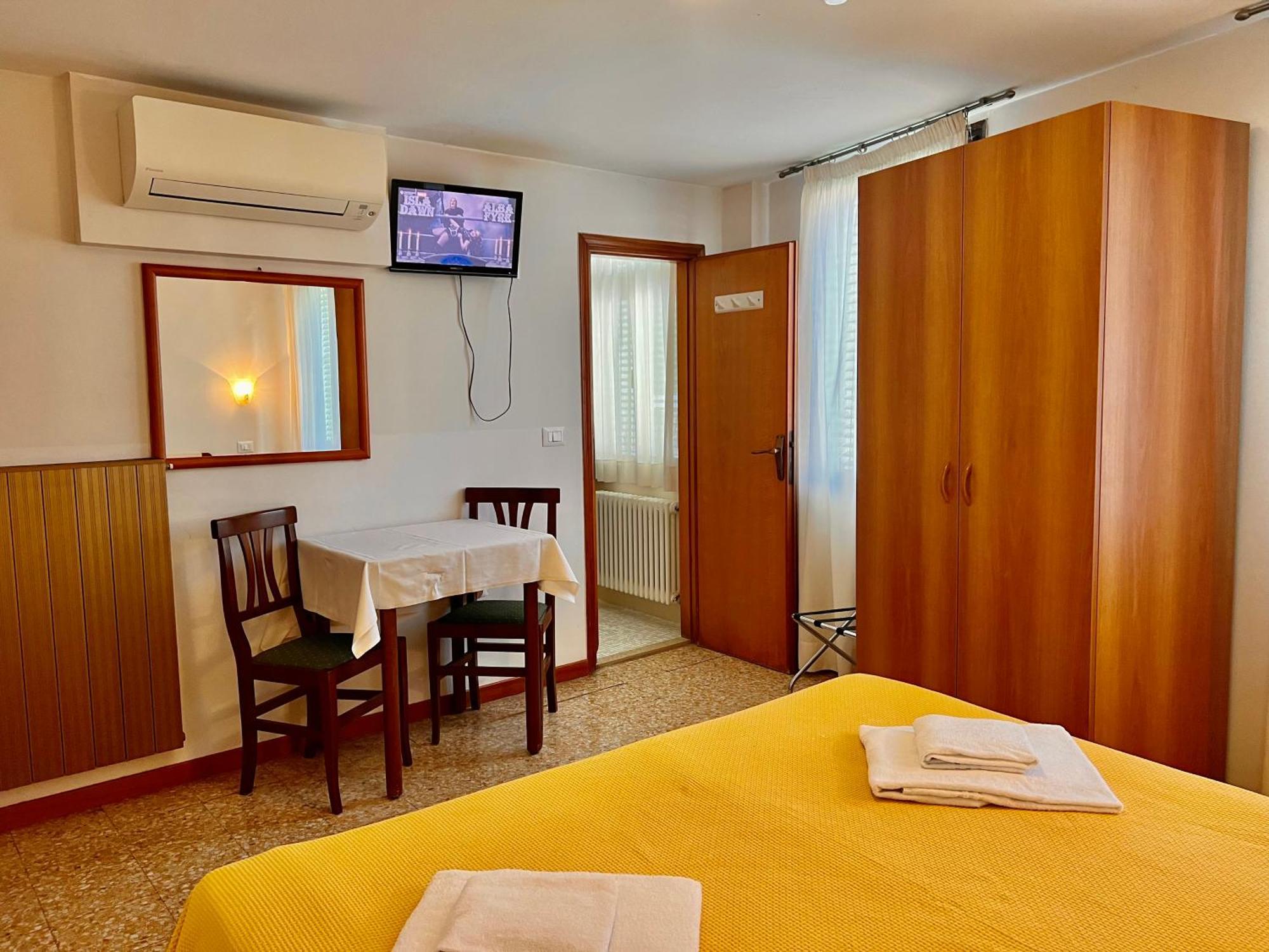 Hotel Canada Venesia Bagian luar foto