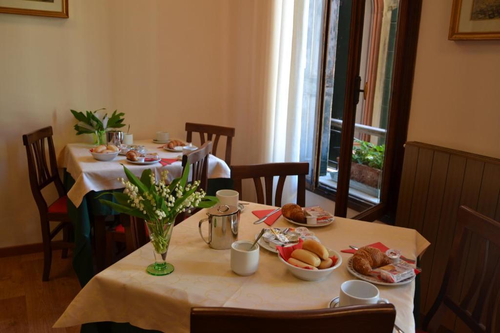 Hotel Canada Venesia Bagian luar foto
